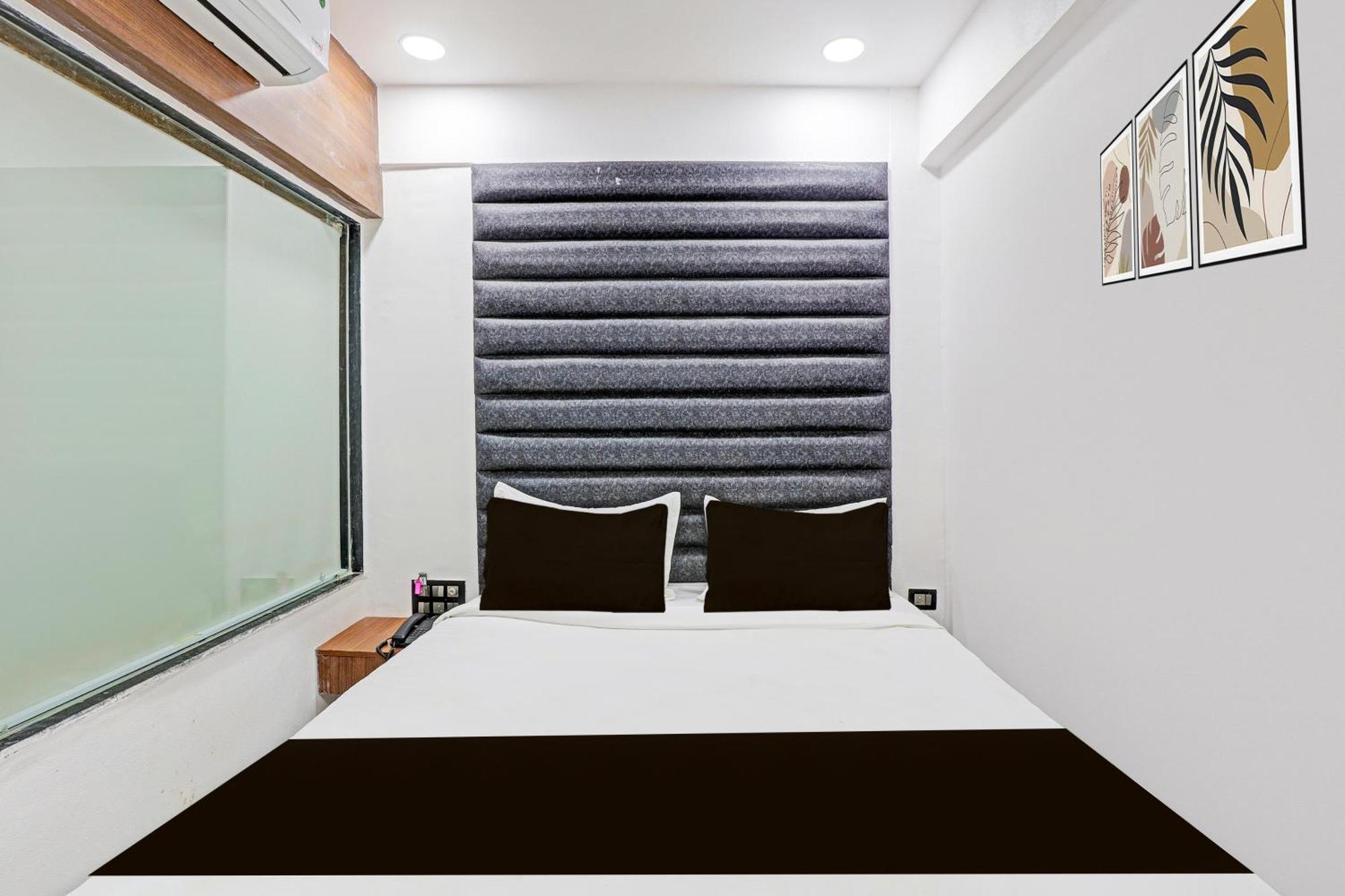 Super Hotel O Althan Formerly Hotel Niraant Surat Exterior photo