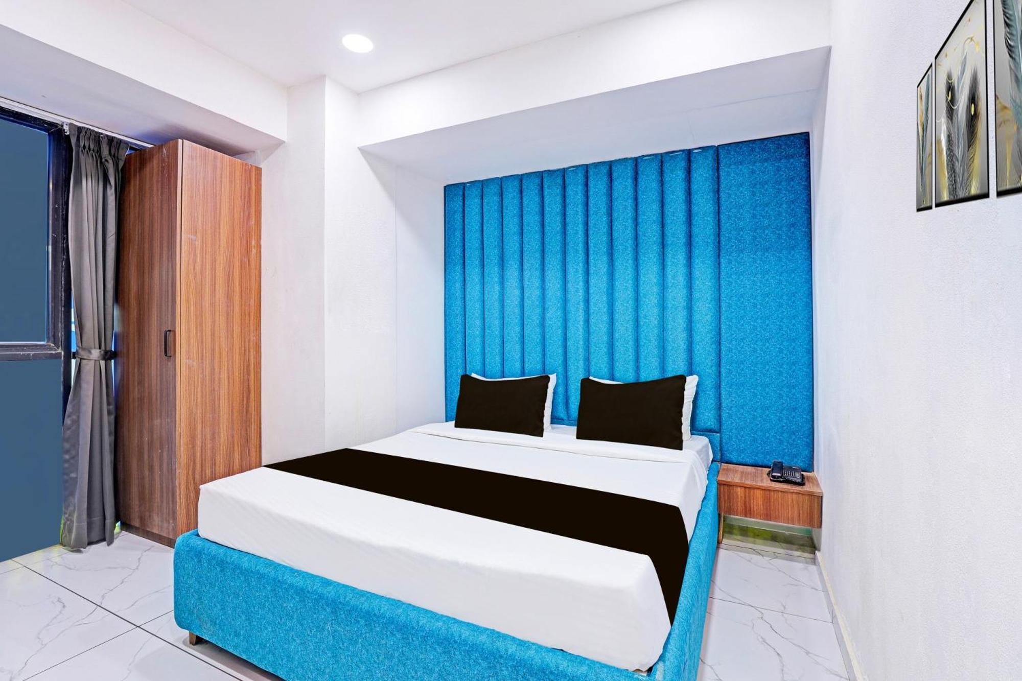 Super Hotel O Althan Formerly Hotel Niraant Surat Exterior photo