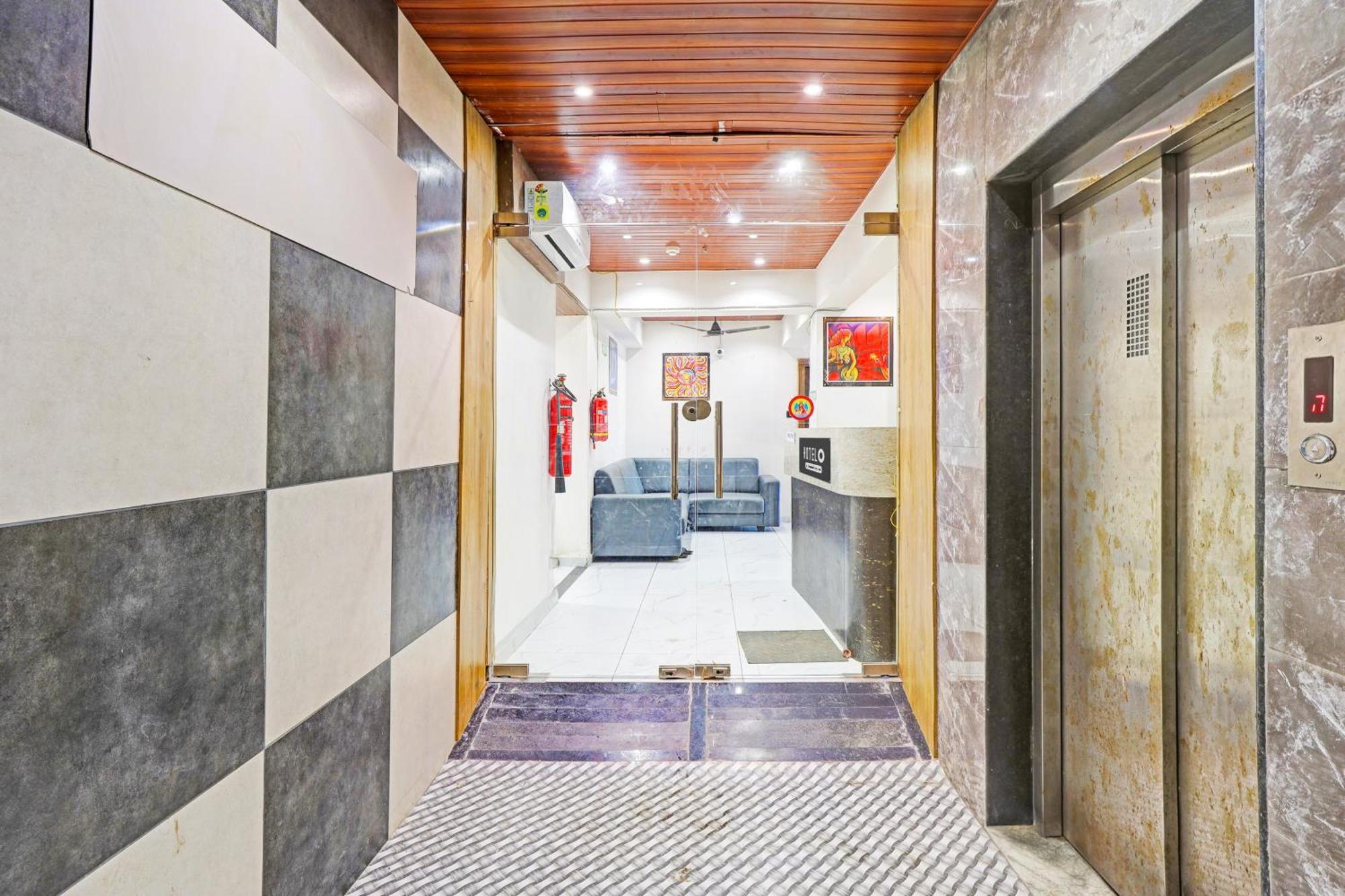 Super Hotel O Althan Formerly Hotel Niraant Surat Exterior photo