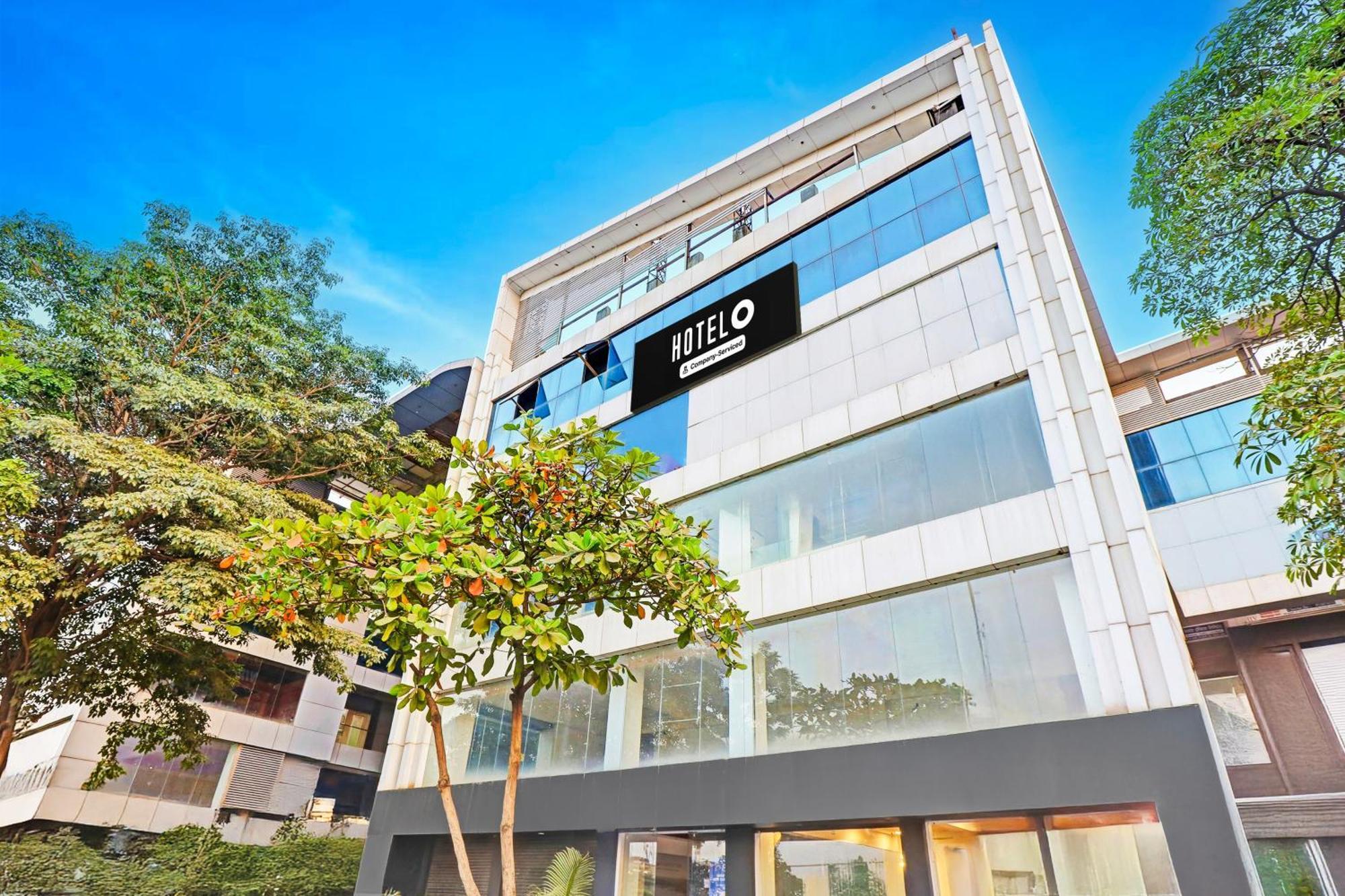 Super Hotel O Althan Formerly Hotel Niraant Surat Exterior photo
